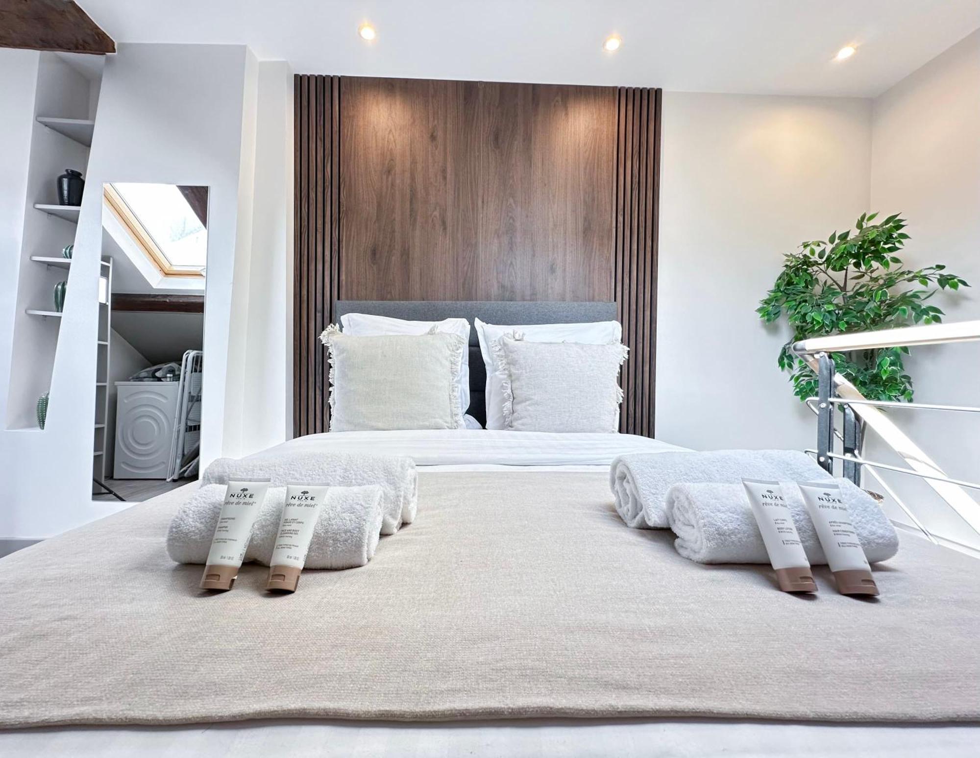 Appartement Stylish & Chic Duplex Near Eiffel Tower à Paris Extérieur photo